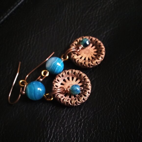 Hand Crafted! Rustic Copper Elements & Intense Blue Agate Beads! Dangle Earrings - Picture 6 of 9